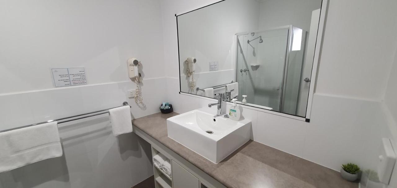 Centrepoint Motel Deniliquin Eksteriør billede