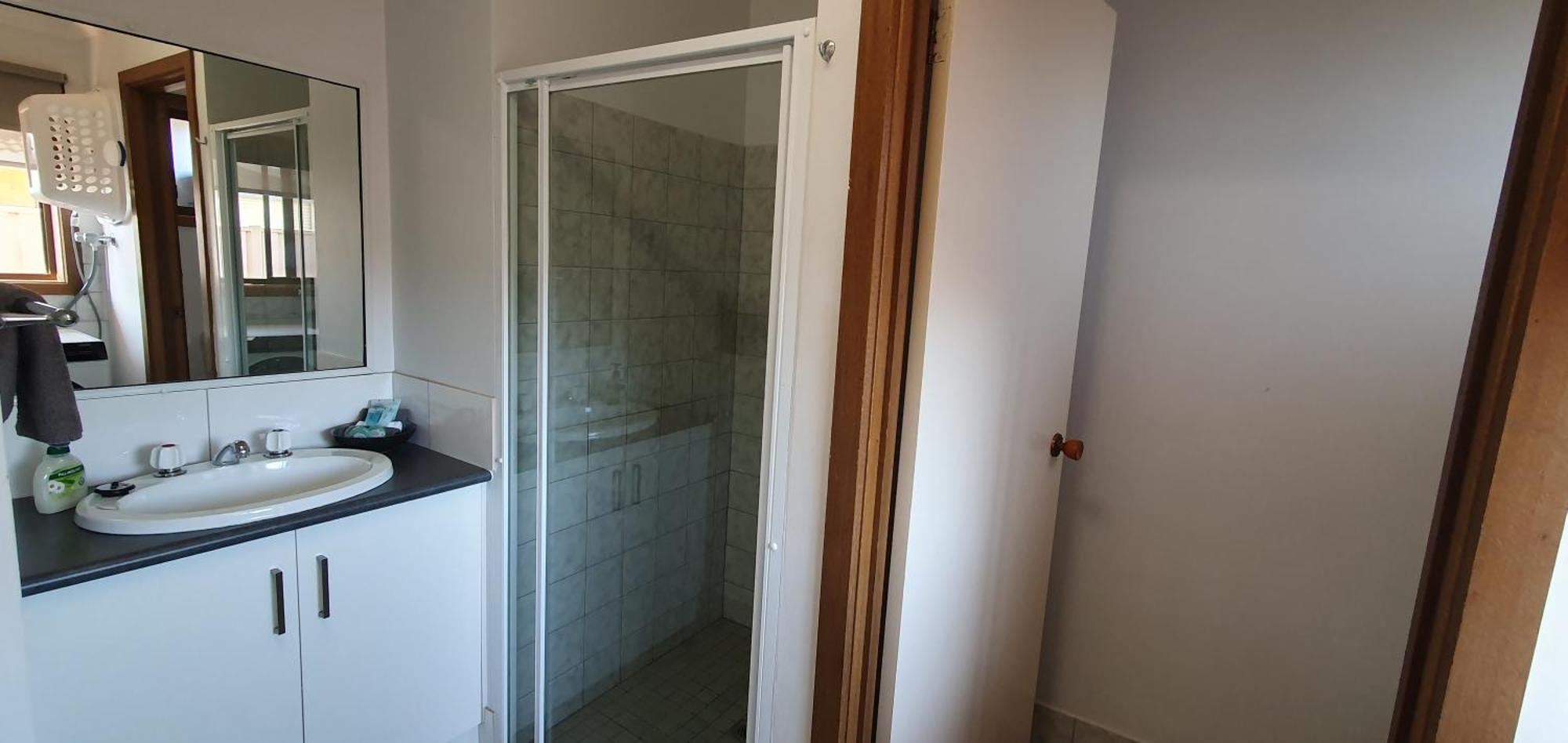 Centrepoint Motel Deniliquin Eksteriør billede