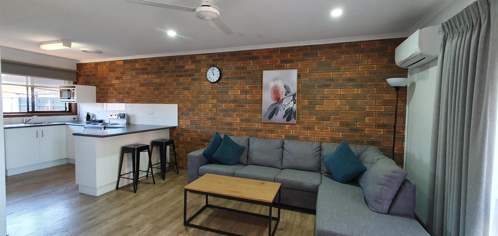 Centrepoint Motel Deniliquin Eksteriør billede