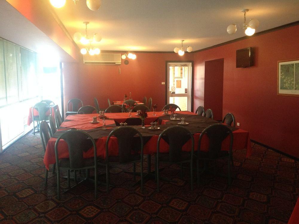 Centrepoint Motel Deniliquin Eksteriør billede