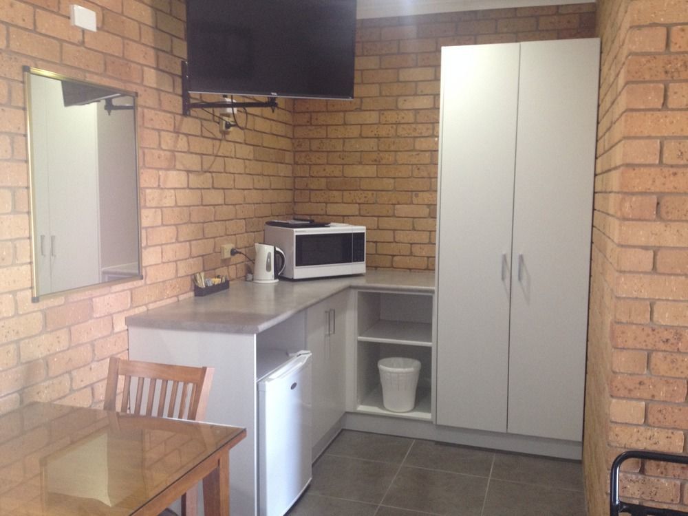 Centrepoint Motel Deniliquin Eksteriør billede