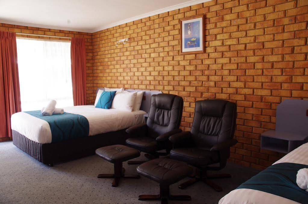 Centrepoint Motel Deniliquin Eksteriør billede